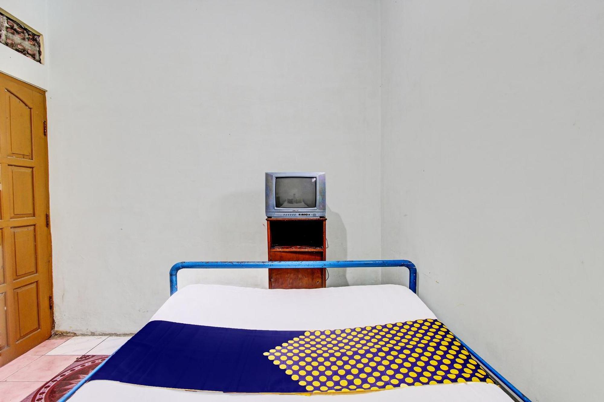 Spot On 92336 Hotel Sukowati Surakarta  Экстерьер фото